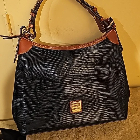 Dooney and Bourke black embossed lizard hobo purse..free shipping - Picture 8 of 9